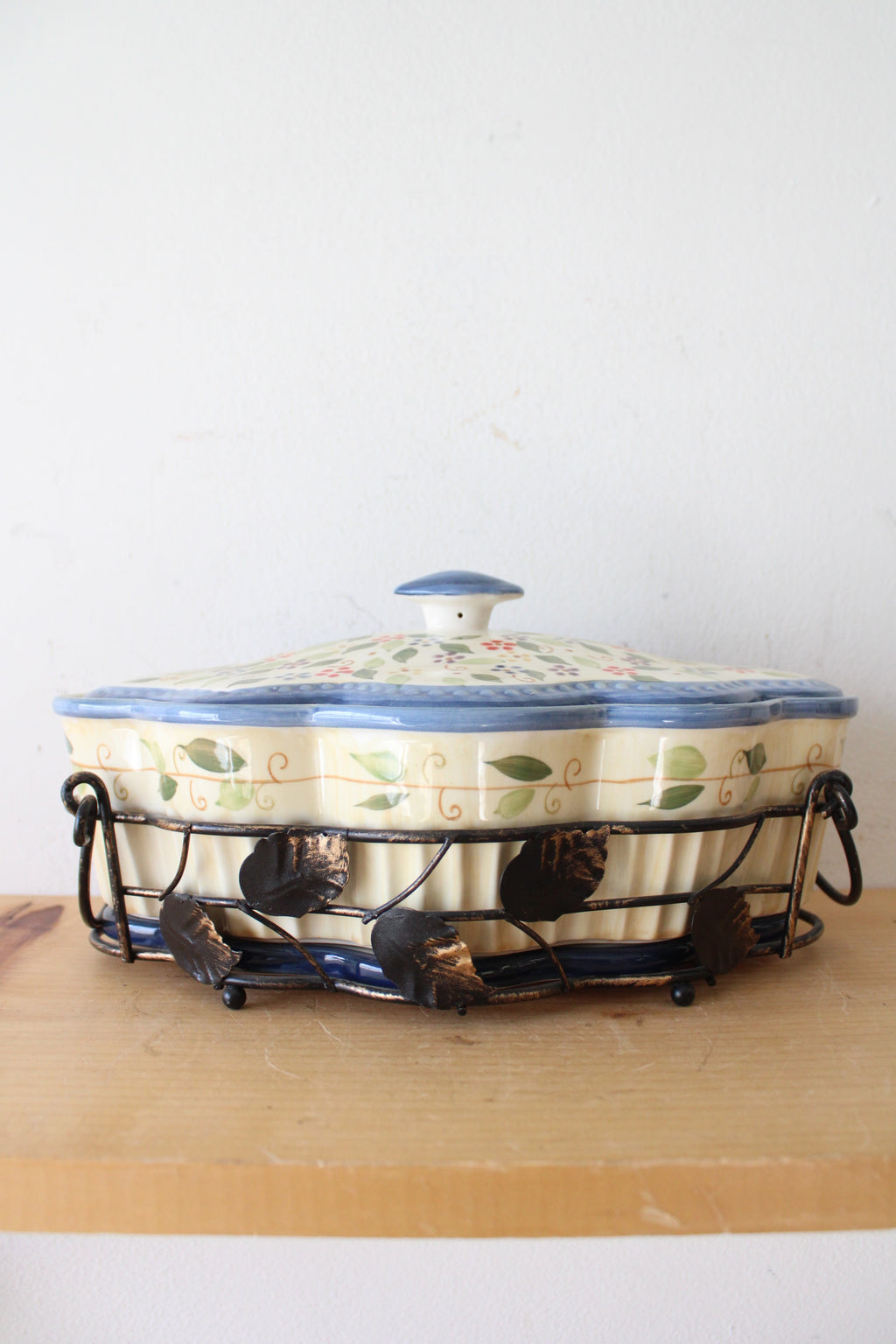 Temptations Blue Floral Ribbed Scalloped Edge Casserole Dish & Carrier