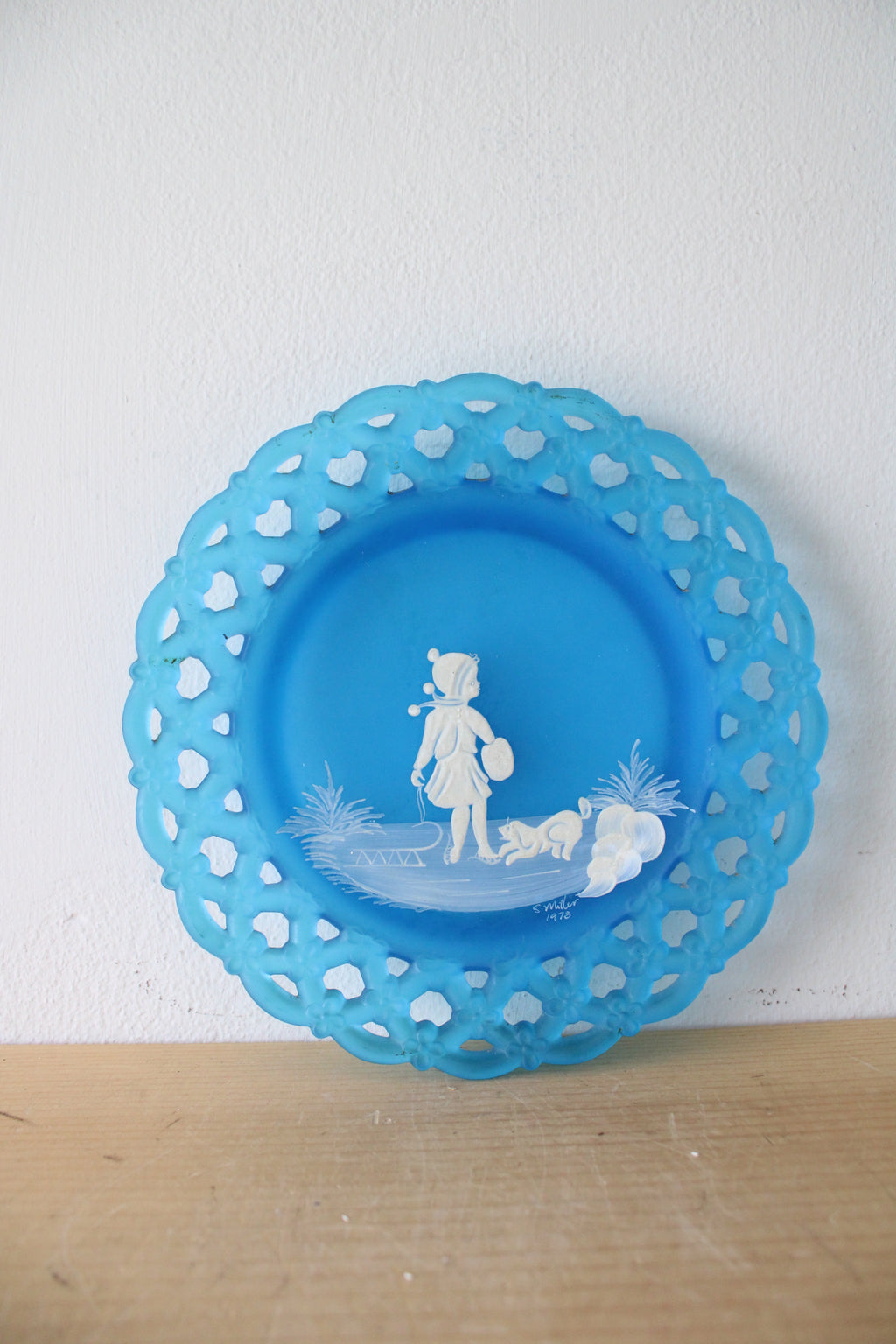 Vintage Westmoreland Ice Blue Skating Lattice Edged Decorative Plate