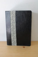 Life Application Study Bible: New Living Translation Large Print