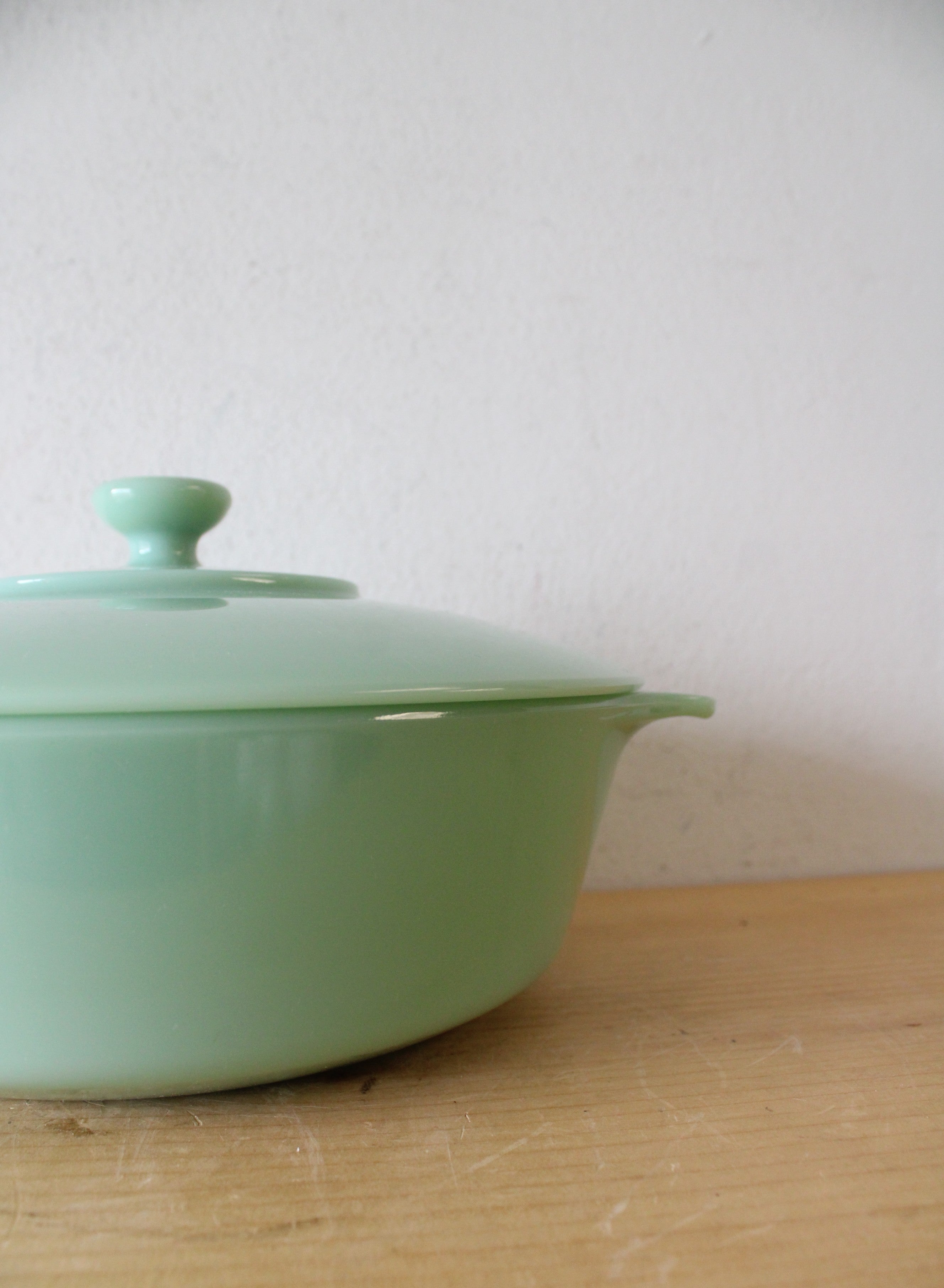 Vintage Anchor Hocking Fire-King 2000 Jadeite 2 Quart Covered Baking Dish