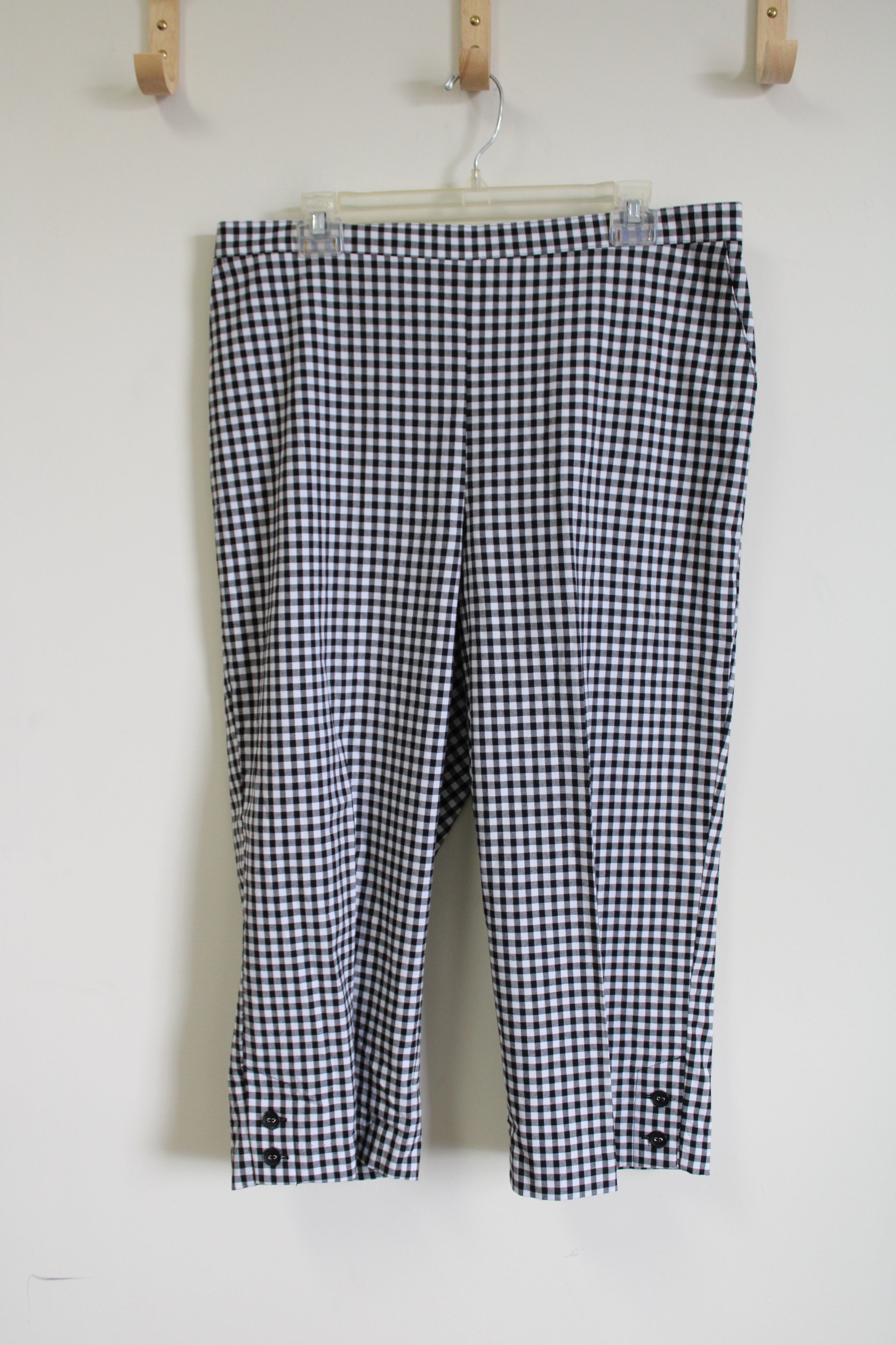 Alfred Dunner Black & White Gingham Capri | 14