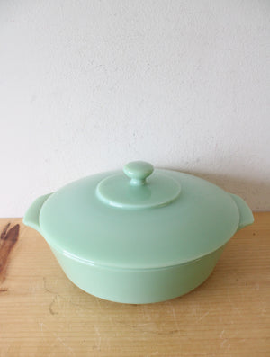 Vintage Anchor Hocking Fire-King 2000 Jadeite 2 Quart Covered Baking Dish