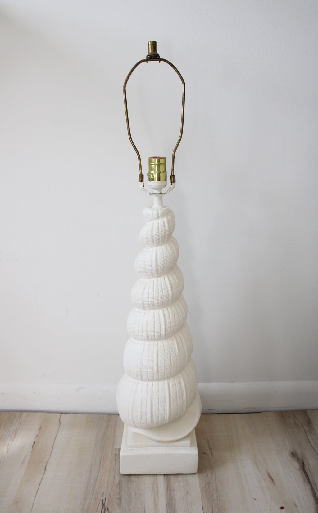 White Shell Lamp