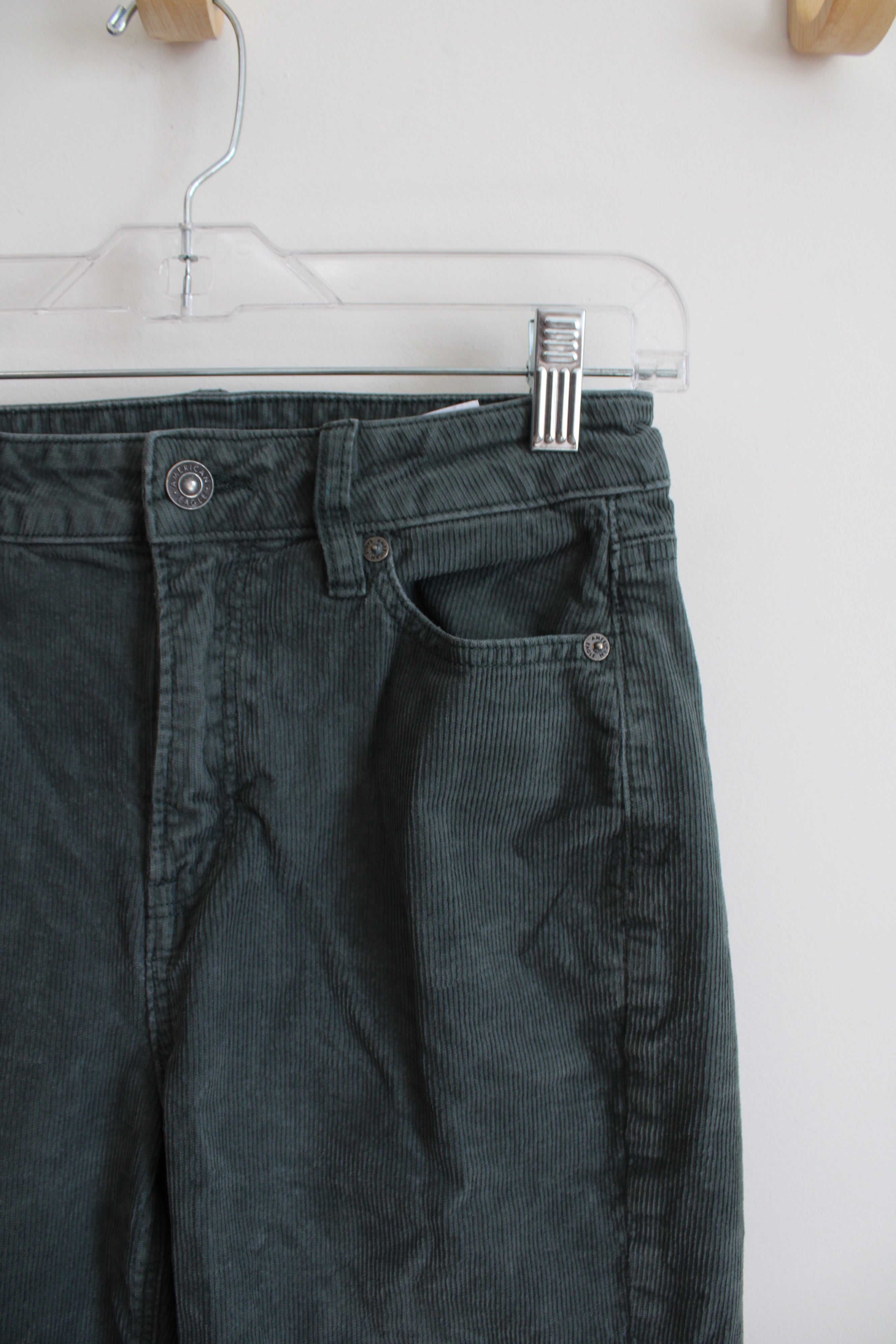 American Eagle Mom Straight Jean Green Corduroy Pants | 0
