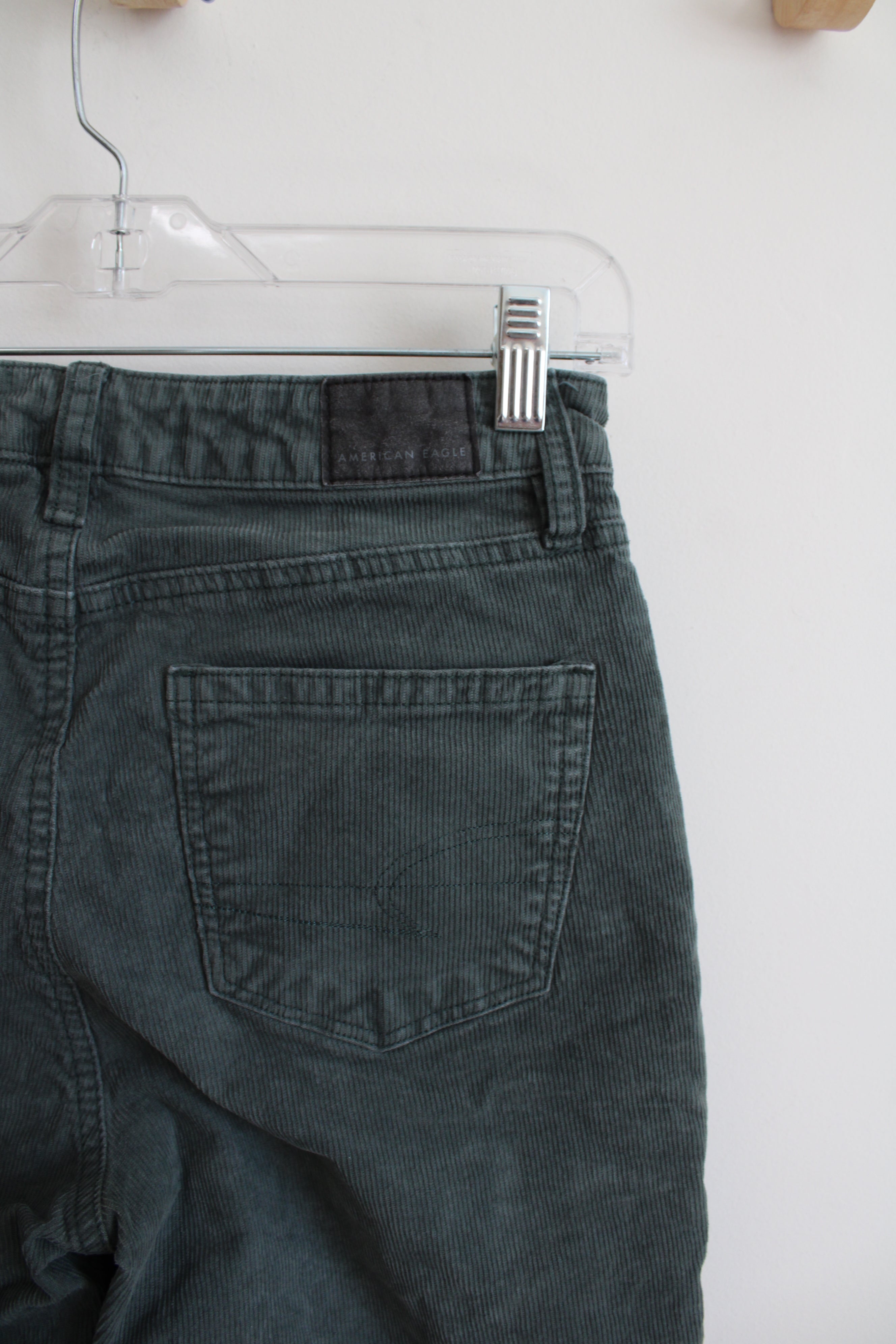 American Eagle Mom Straight Jean Green Corduroy Pants | 0