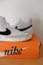 Nike Blazer Mid '77 Vintage Sneakers | Size 10
