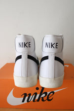 Nike Blazer Mid '77 Vintage Sneakers | Size 10