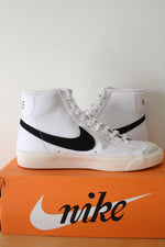 Nike Blazer Mid '77 Vintage Sneakers | Size 10