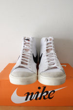 Nike Blazer Mid '77 Vintage Sneakers | Size 10