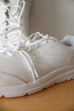 Brooks Addiction Walker 2 White Walking Shoes | Size 15 Wide