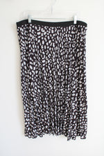 Boohoo Black White Cheetah Print Pleated Skirt | 24