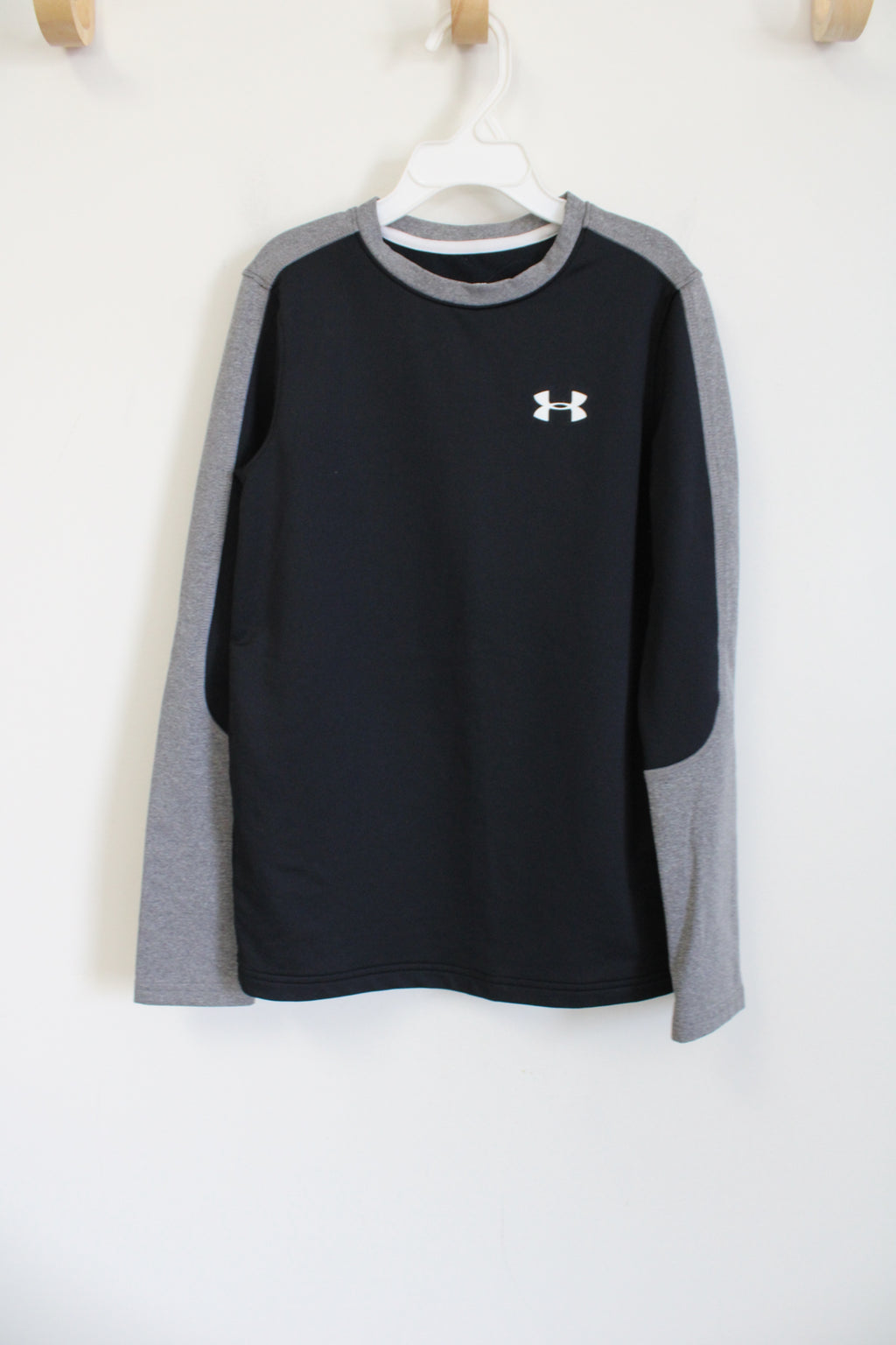 Under Armour Fitted ColdGear Thermal Black Gray Long Sleeved Shirt | Youth M (10/12)