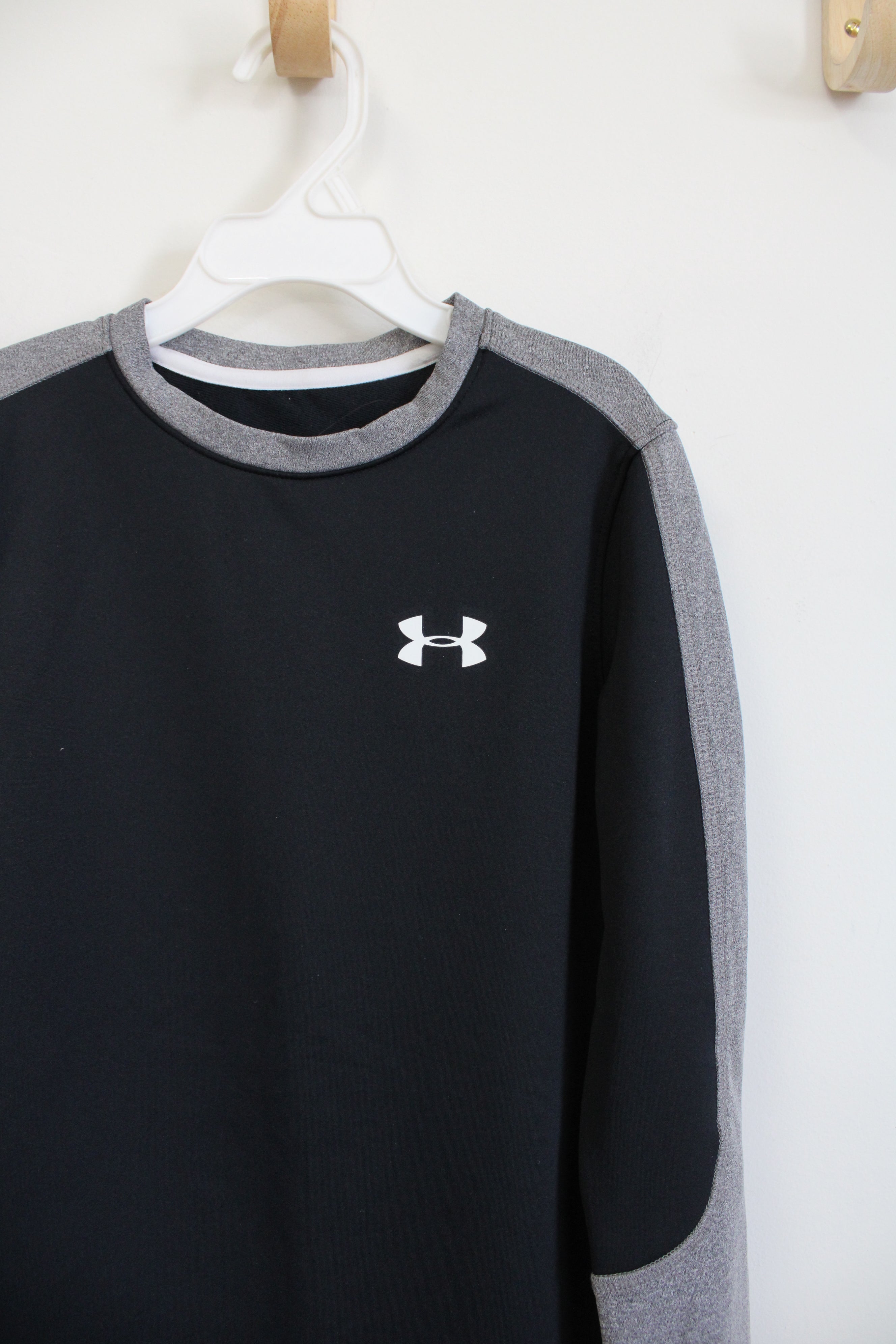 Under Armour Fitted ColdGear Thermal Black Gray Long Sleeved Shirt | Youth M (10/12)