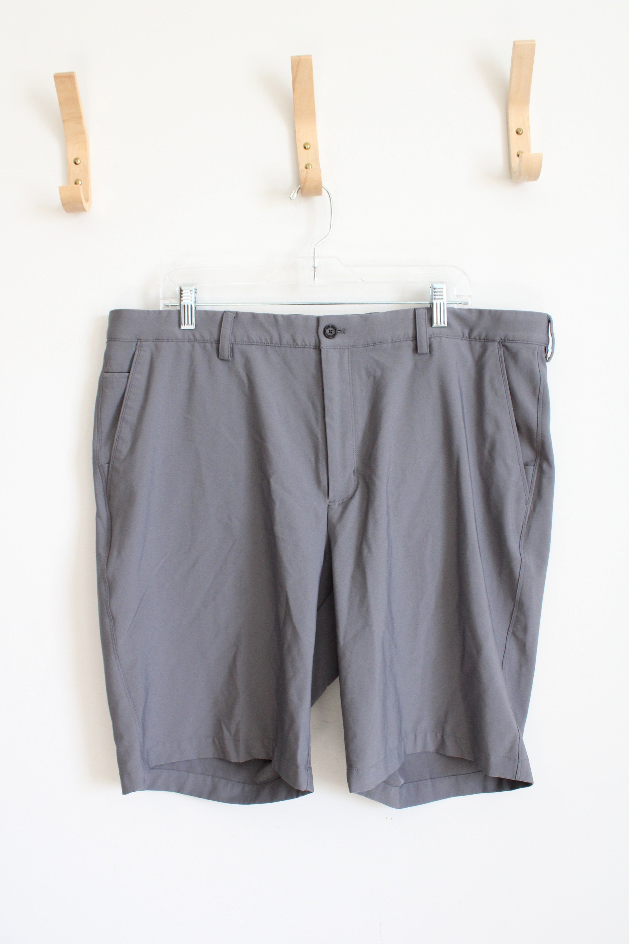 Greg Norman Gray Elastic Waist Shorts | 40