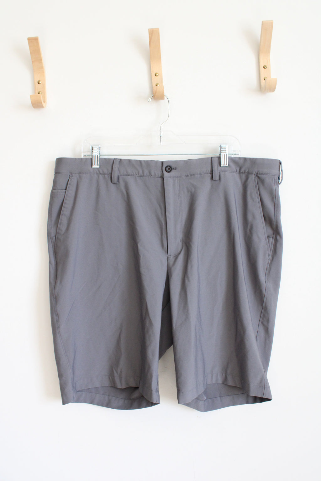 Greg Norman Gray Elastic Waist Shorts | 40