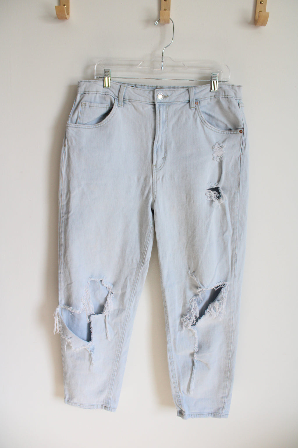 Wild Fable Highest Rise Mom Light Wash Distressed Jeans | 14