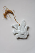 Avon 1981 Christmas Remembrance Ceramic Dove Ornament