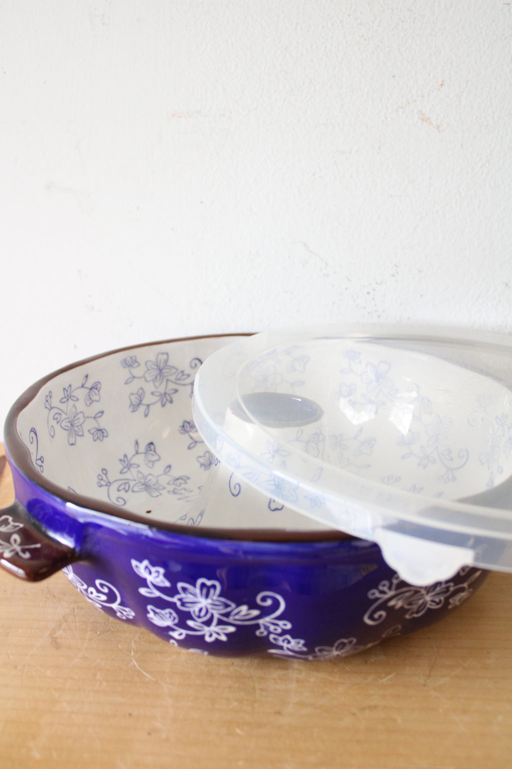 NEW Temp-tations By Tara Ceramic Painted Lace Floral Bundt Pan Lidded Bakeware