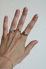 Flower 14K White Gold Vintage Clear Stone Ring | Size 8.5
