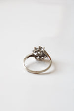 Flower 14K White Gold Vintage Clear Stone Ring | Size 8.5