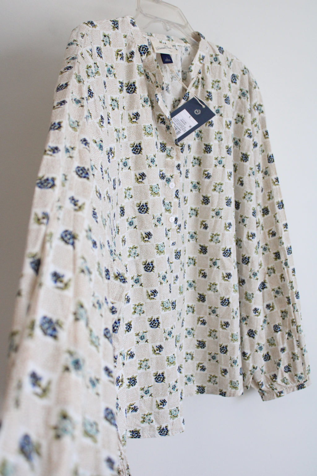 NEW Universal Threads Blue Floral Tan Blouse | L