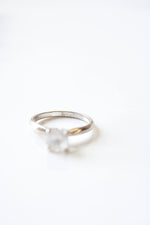 10K White Gold Clear Stone Solitaire Ring | Size 6