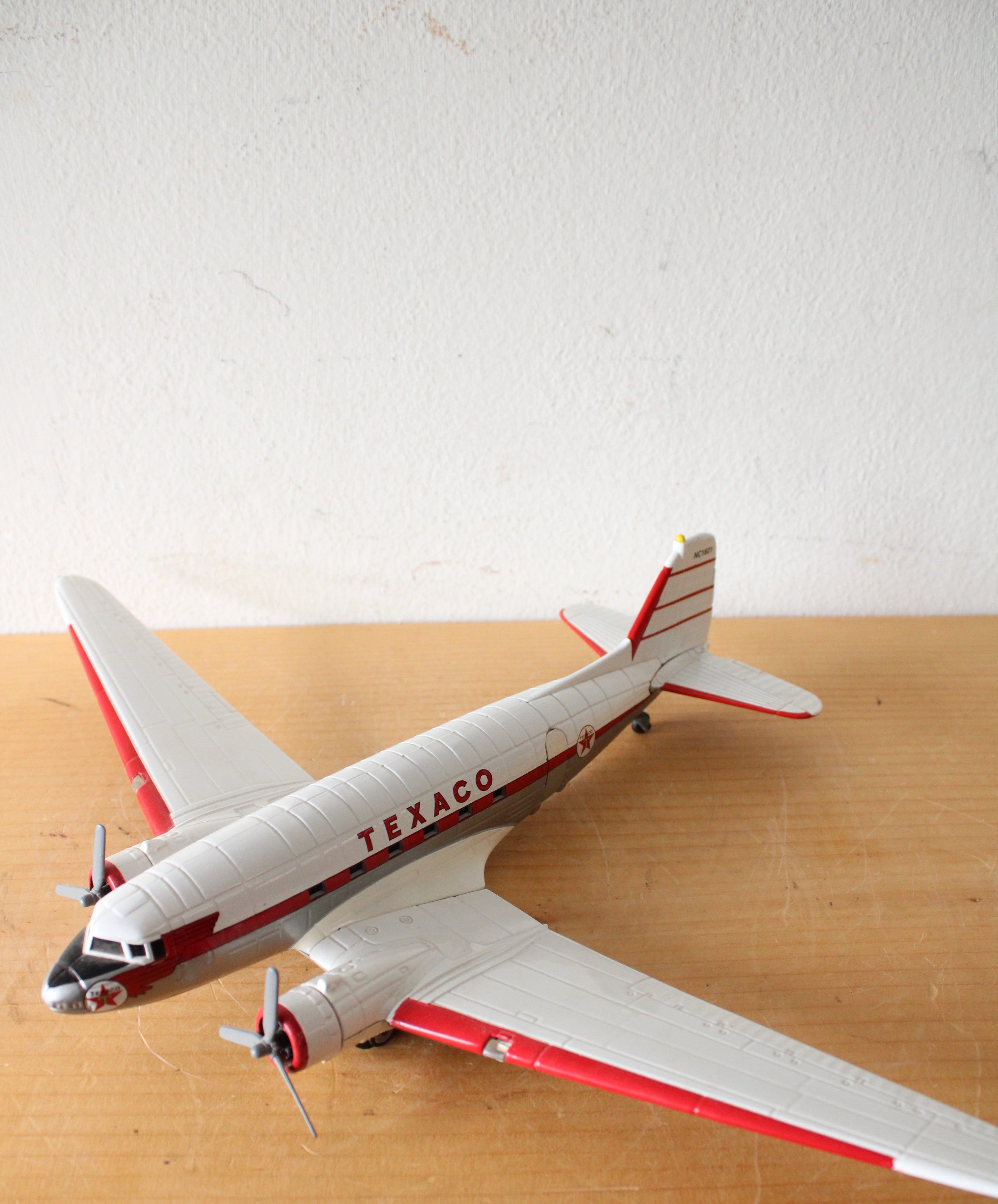 Texaco Wings Of Texaco "Gooney Bird" Douglas DC-3C Diecast Metal Replica Plane