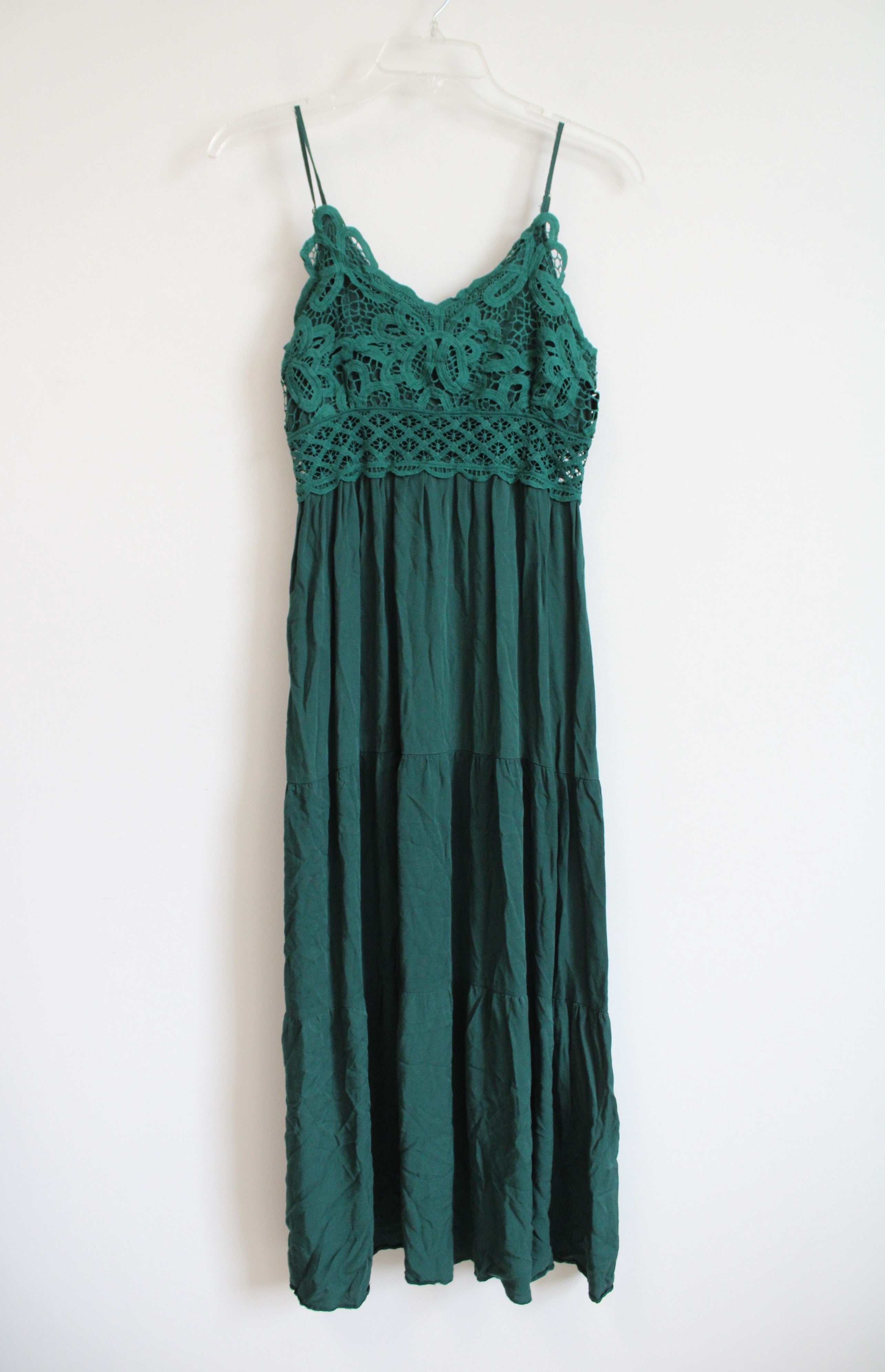 Emerald Green Lace Tiered Maxi Dress | M