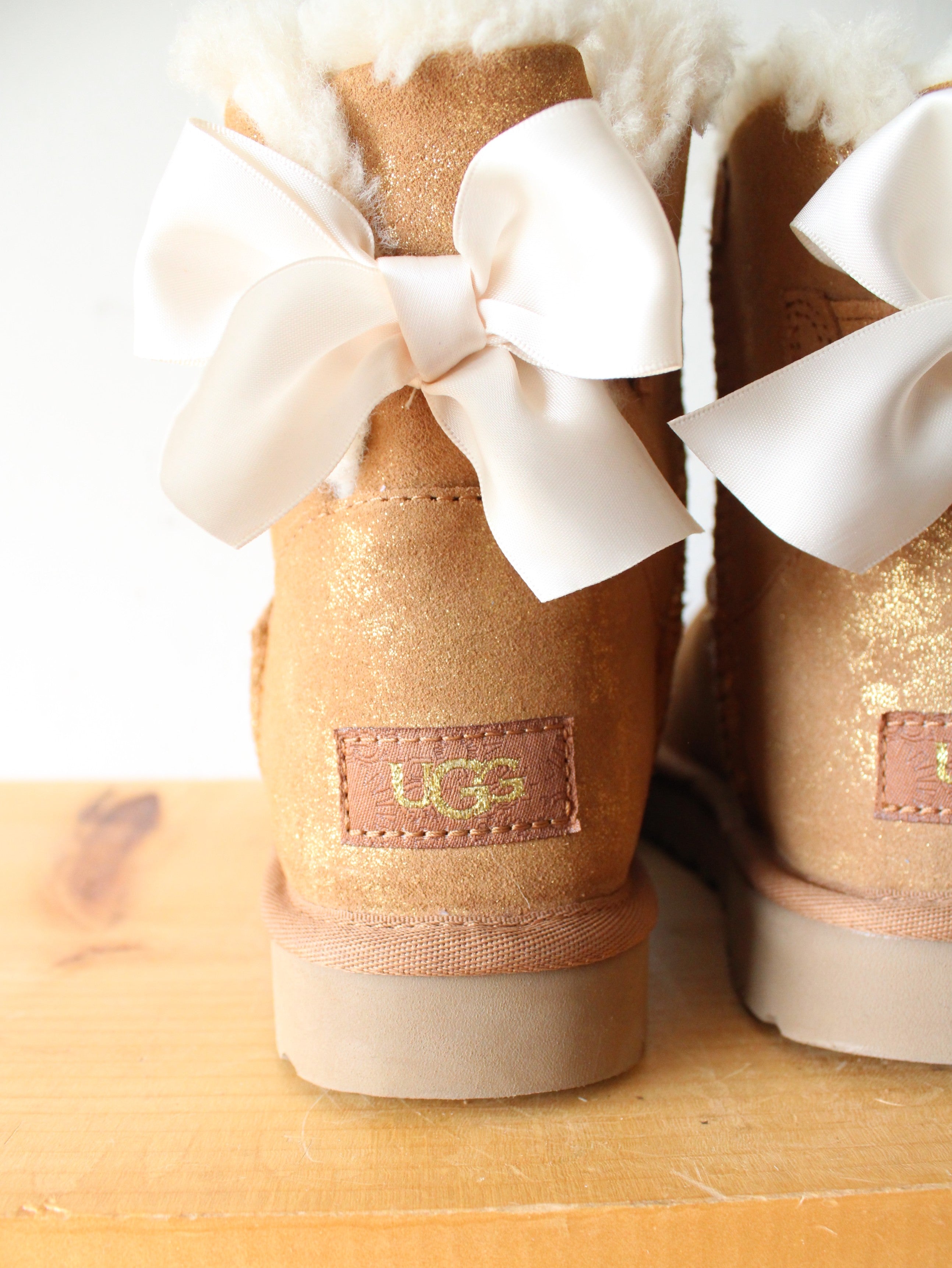 Ugg Mini Bailey Bow Gold Glitter Chestnut Boots | Size 6