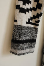 Spence Knits Gray and Black Geometric Print Sweater | M