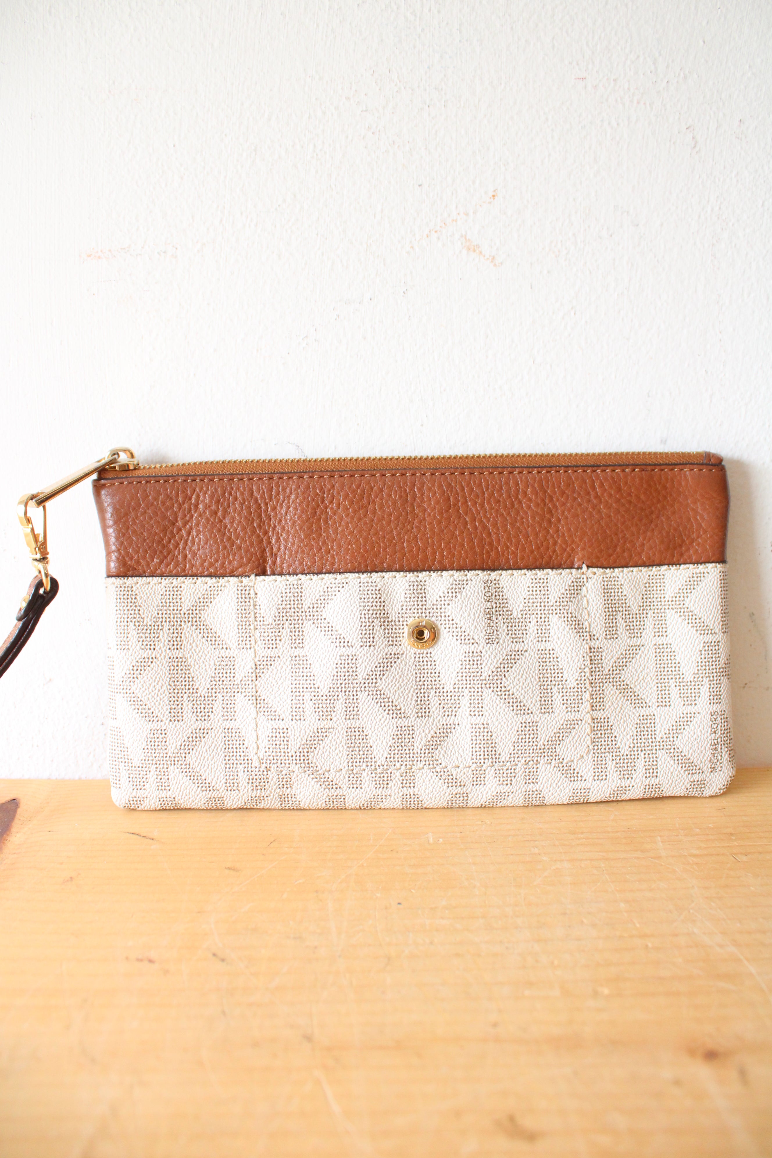 Michael Kors White & Brown Wristlet