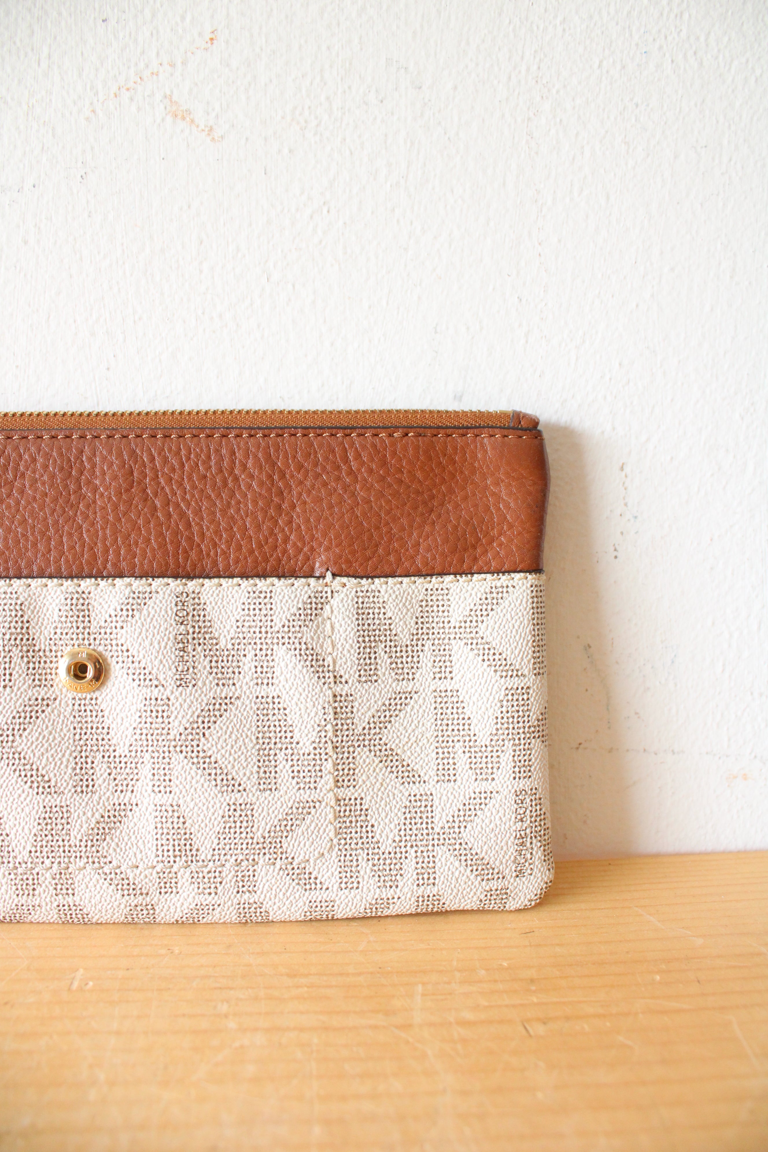 Michael Kors White & Brown Wristlet