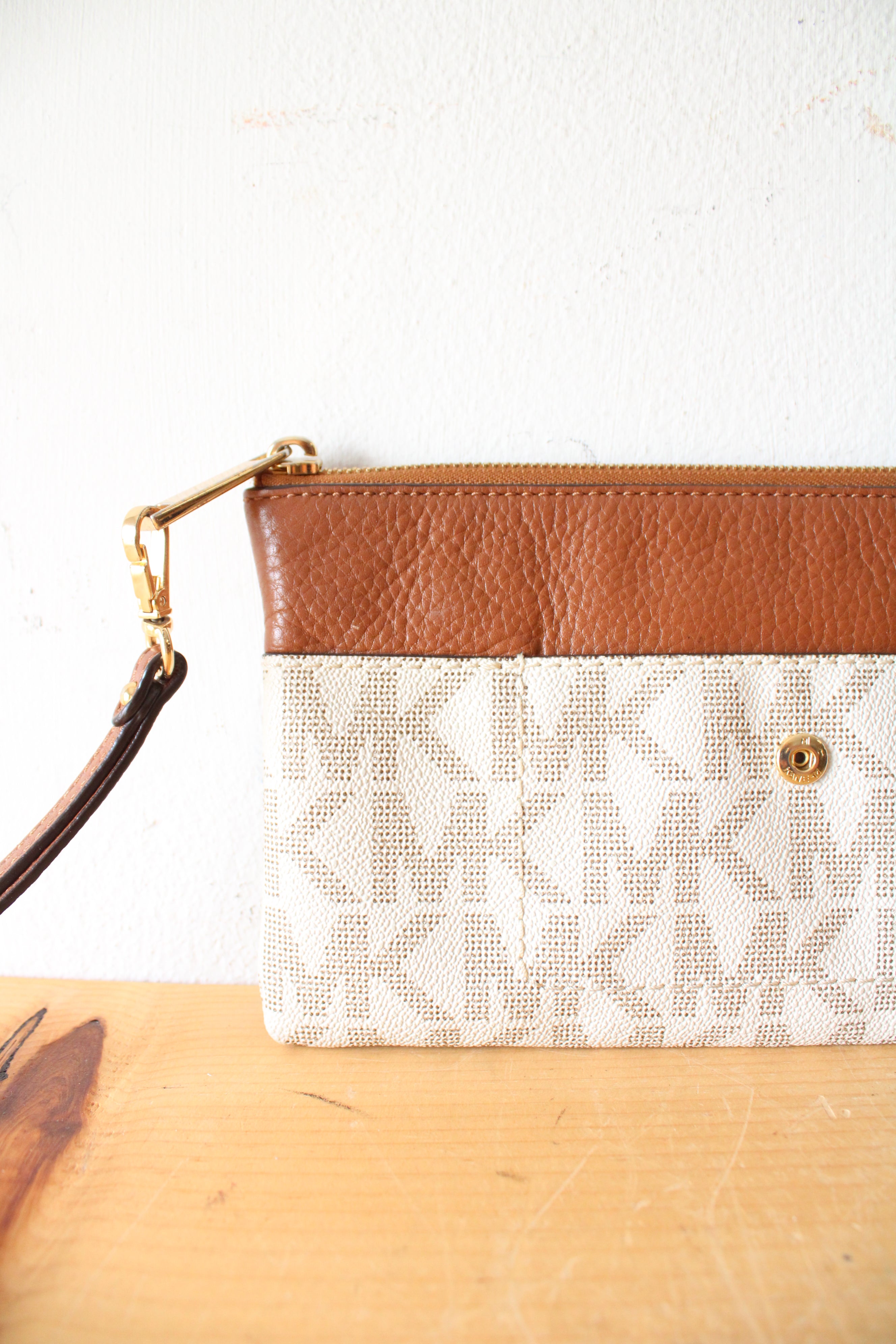 Michael Kors White & Brown Wristlet