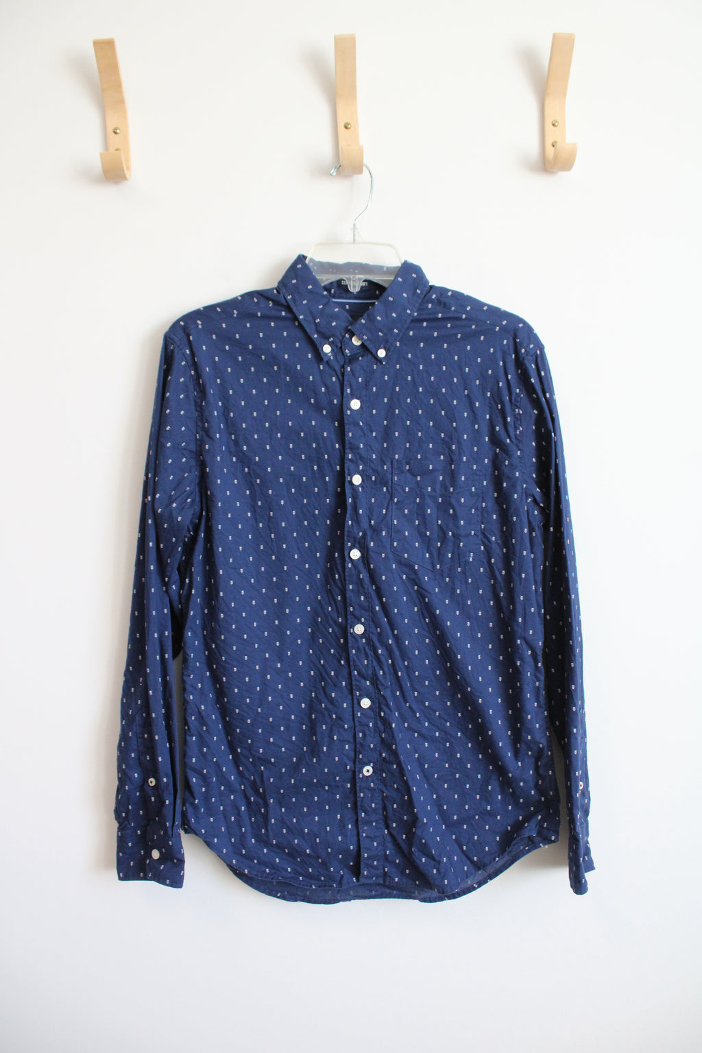 American Eagle Classic Fit Navy White Arrow Patterned Button Down Shirt | S