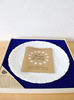 Fenton USA Bicentennial Project Of The General Federation Of Women's Clubs Colonial Milk Glass White "Life, Liberty And The Pursuit Of Happiness" Decorative Plate