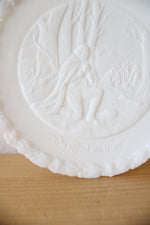 Fenton USA Bicentennial Project Of The General Federation Of Women's Clubs Colonial Milk Glass White "Life, Liberty And The Pursuit Of Happiness" Decorative Plate