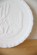 Fenton USA Bicentennial Project Of The General Federation Of Women's Clubs Colonial Milk Glass White "Life, Liberty And The Pursuit Of Happiness" Decorative Plate