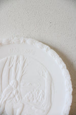 Fenton USA Bicentennial Project Of The General Federation Of Women's Clubs Colonial Milk Glass White "Life, Liberty And The Pursuit Of Happiness" Decorative Plate