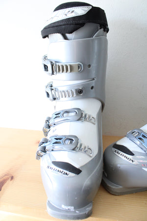 salomon divine womens ski boots Salomon Divine 4 Ski Boots Size 26 (Women's 9, Men's 8) – Jubilee Thrift