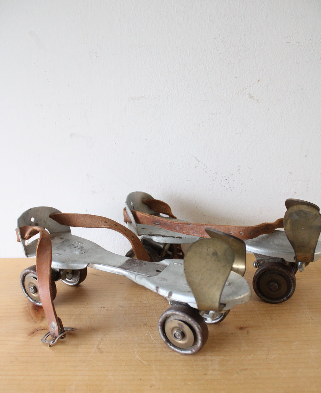Vintage Flying Ace Bear Cat De Luxe Metal Roller Skates