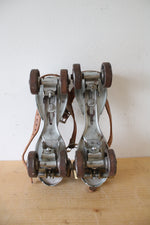 Vintage Flying Ace Bear Cat De Luxe Metal Roller Skates