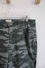 Universal Thread High Rise Skinny Crop Green Camo Pants | 12/31