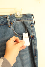 NEW Old Navy Mid-rise Bootcut Medium Wash Jeans | 16