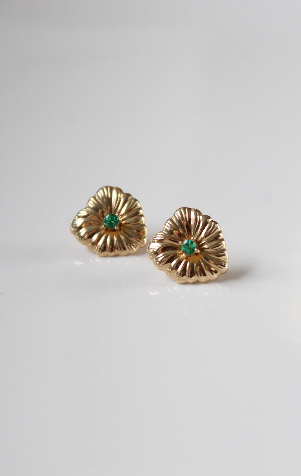 14KT Yellow Gold Emerald Lily Pad Stud Earrings