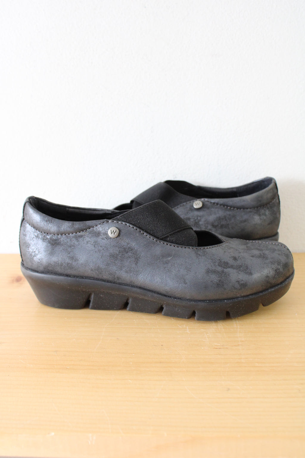 Wolky Black & Gray Slip On Shoe | Size 38 (7.5)