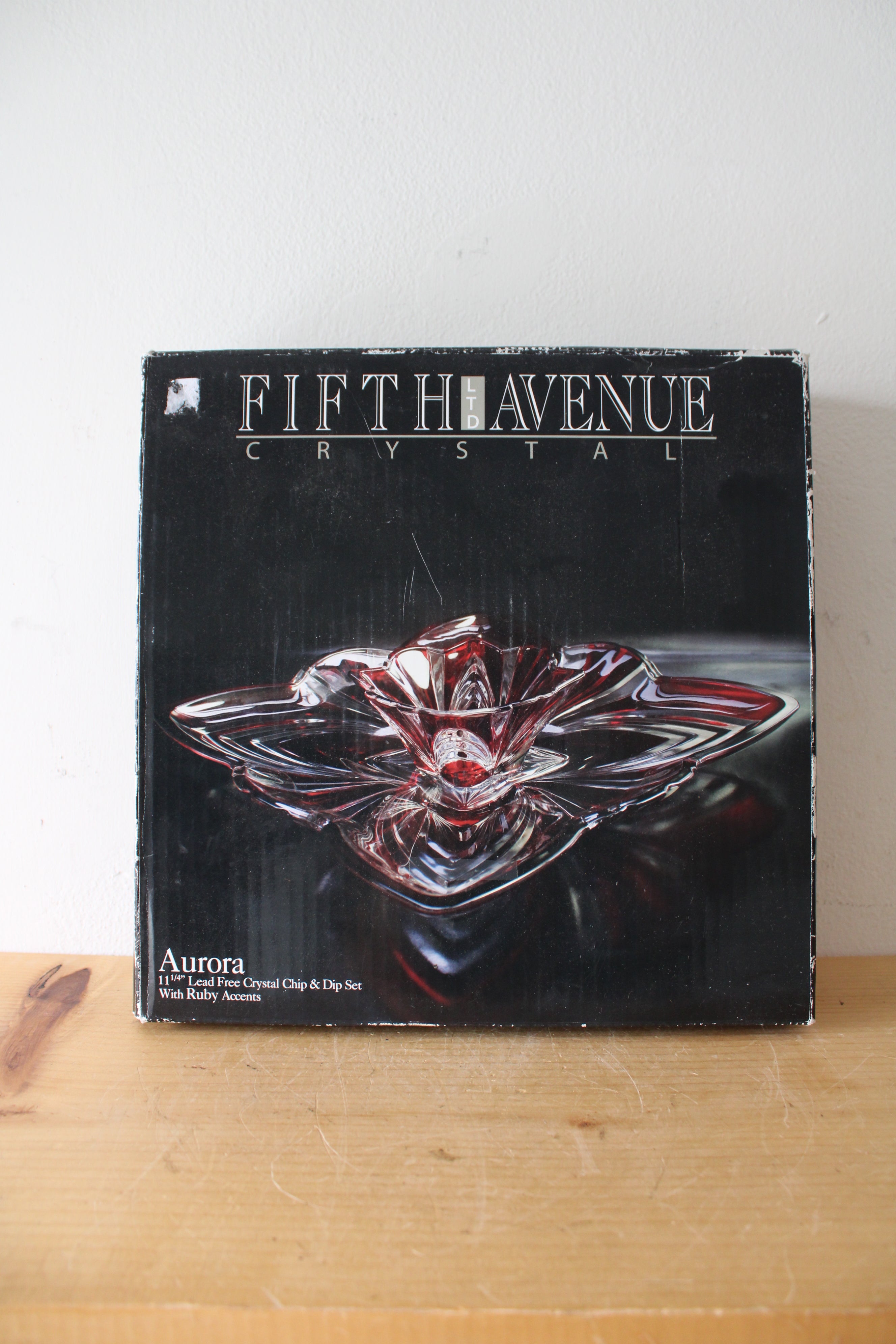 Fifth Avenue Crystal Aurora Red & White Chip & Dip Set