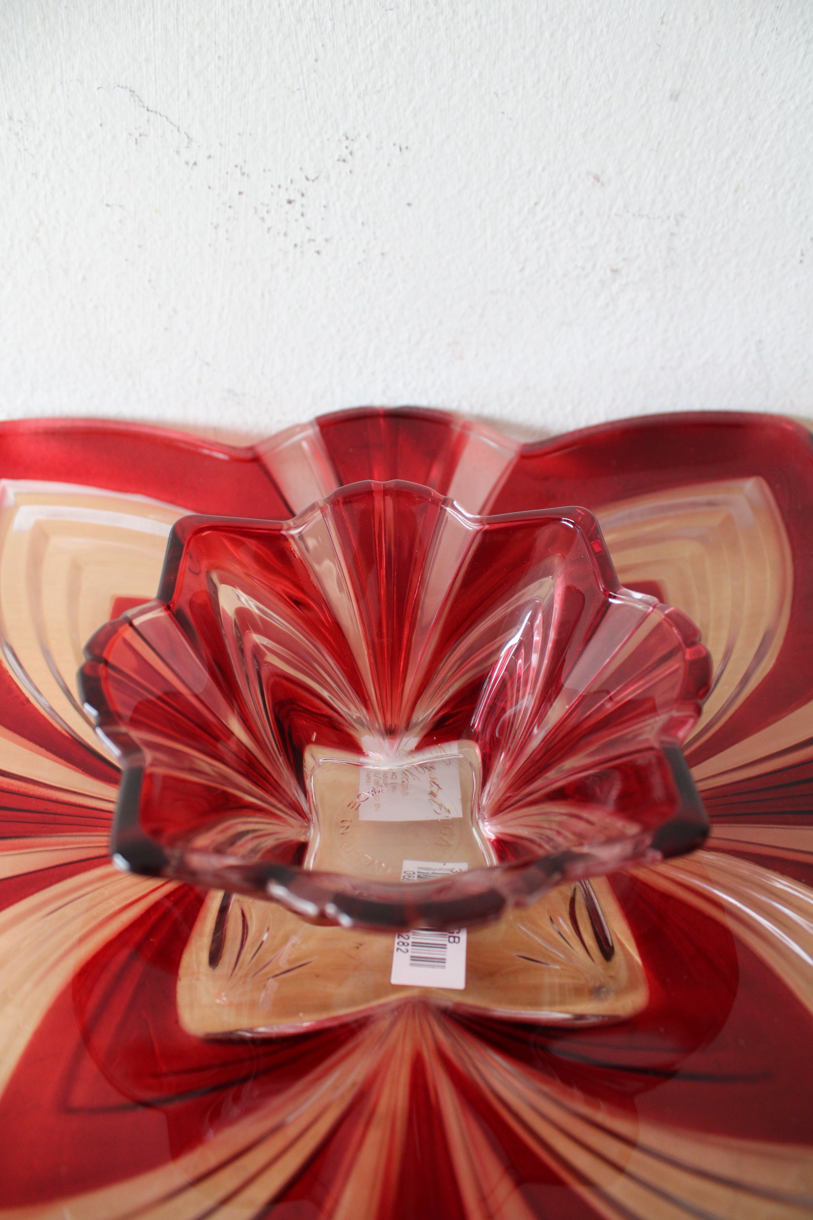 Fifth Avenue Crystal Aurora Red & White Chip & Dip Set