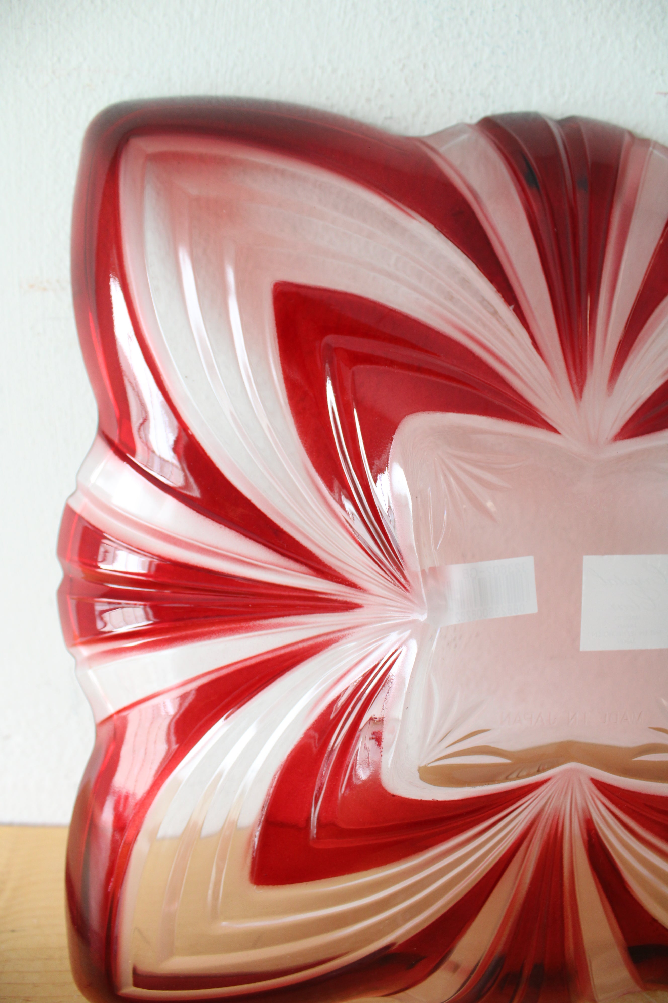 Fifth Avenue Crystal Aurora Red & White Chip & Dip Set