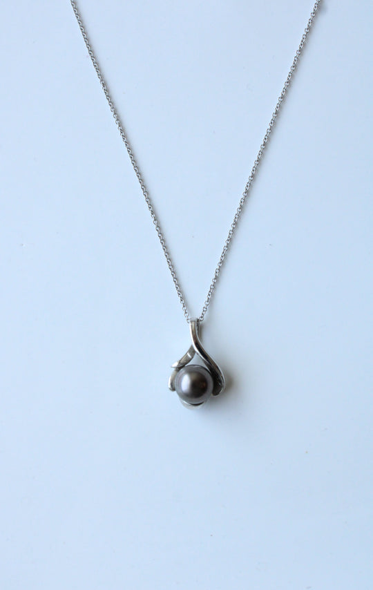 14K White Gold Genuine Black Pearl Necklace