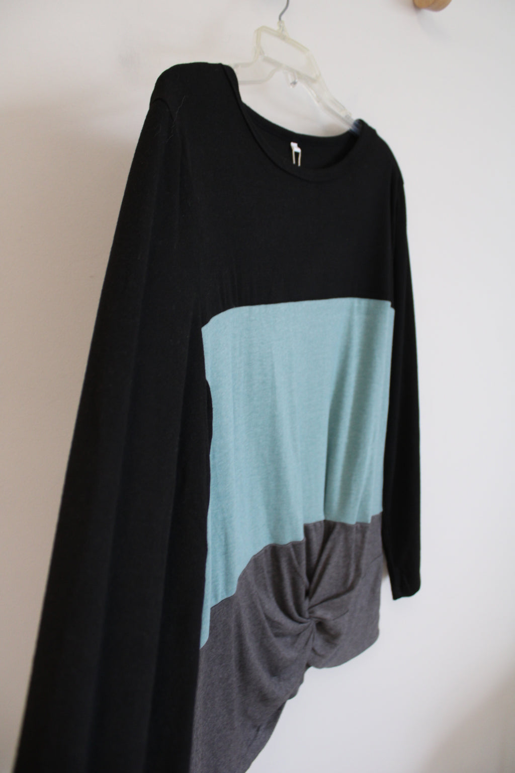 NEW Sampeel Black Teal & Gray Color Blocked Long Sleeved Top | XL